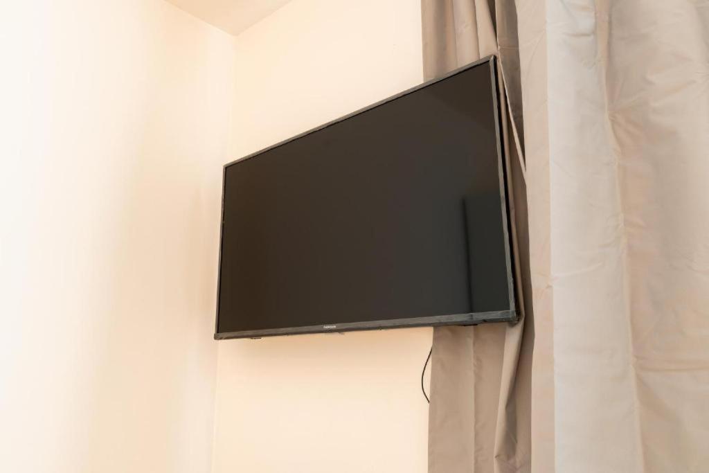 Brand New Studio Apartment #24 In Elite Residence With Free Secure Parking In The Center Prága Kültér fotó