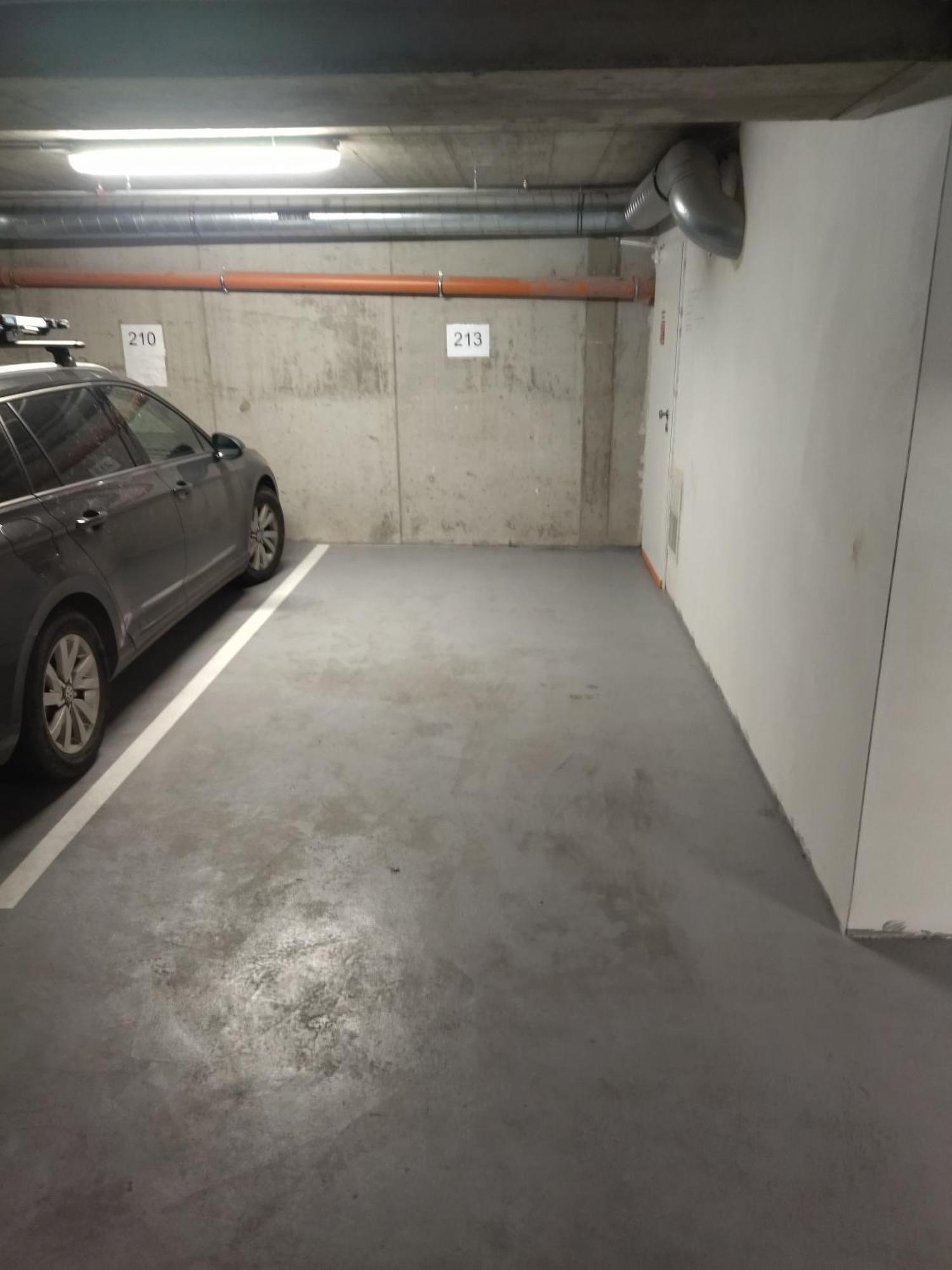 Brand New Studio Apartment #24 In Elite Residence With Free Secure Parking In The Center Prága Kültér fotó